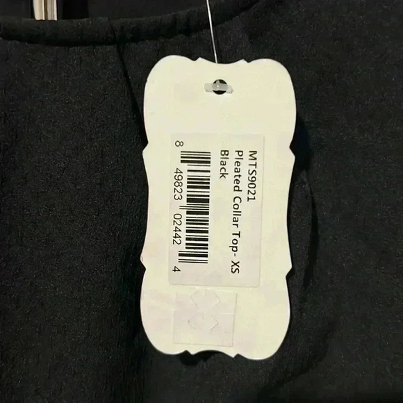 Mikarose Signature Blouse - Picture 5 of 6